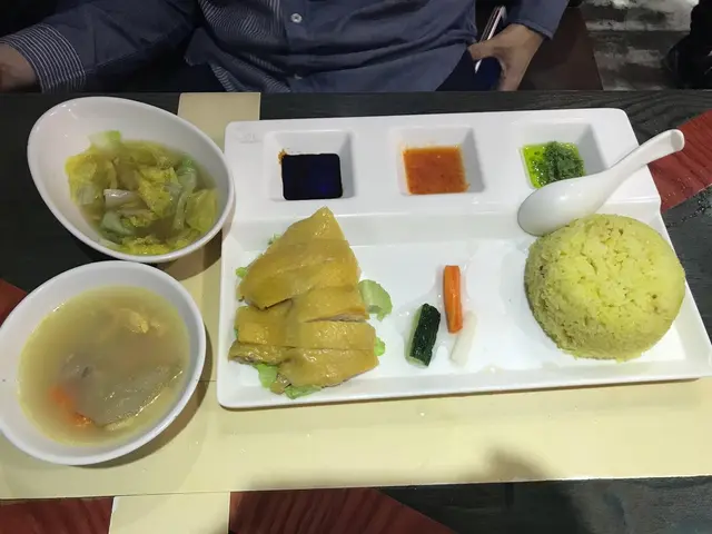 海南雞配油飯