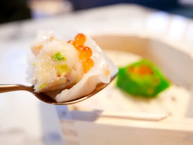 三文魚籽鳳眼餃