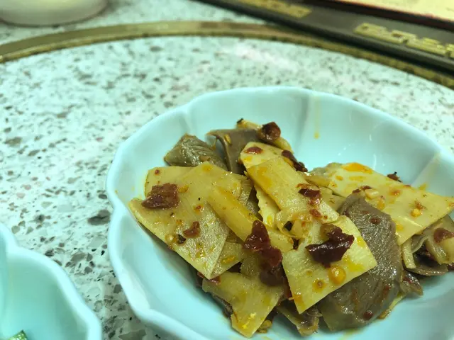 麻辣筍片牛𦟌