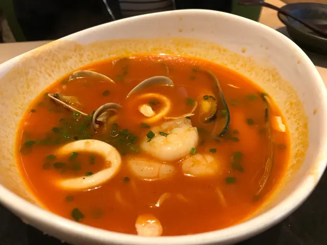 內有蜆,青口x2,魷魚圈,半透明蝦