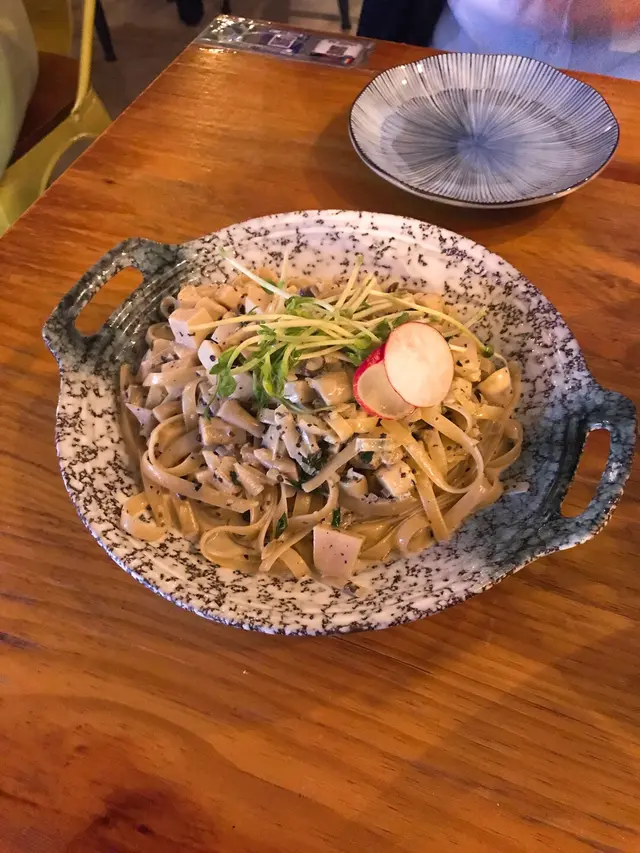 黑松露雜菇闊條麵