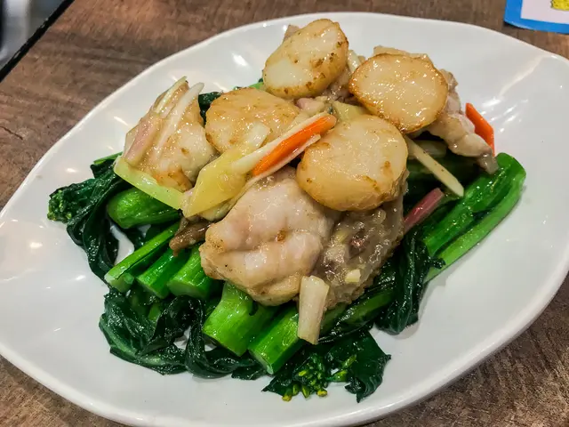 西蘭花爆炒帶子龍躉球