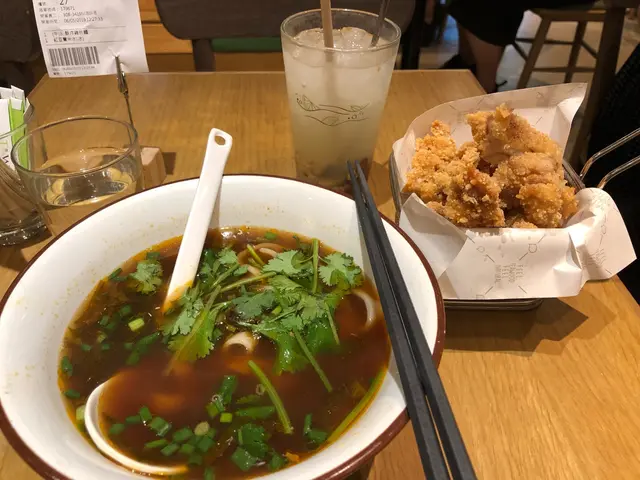 酥炸雞扒麵