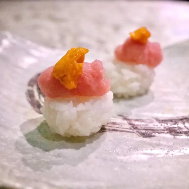 海膽舌拿魚蓉壽司