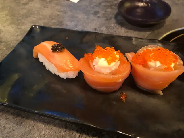 花之戀，黑松露三文魚壽司