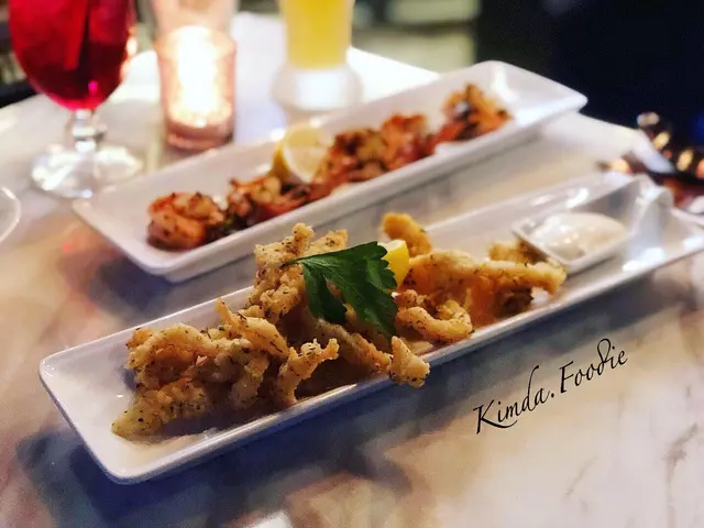 香草炸魚條配檸檬汁