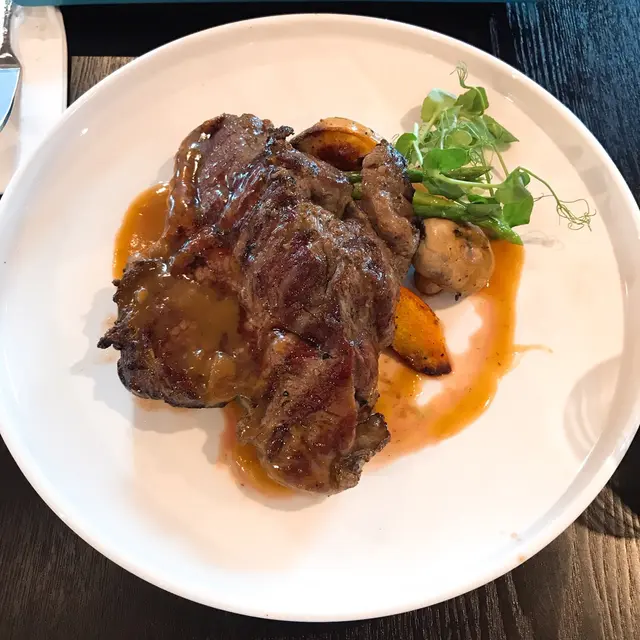 美國西冷牛扒伴香草燒薯