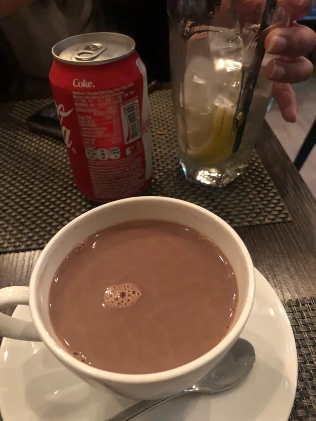 加錢點咗朱古力 & 檸樂