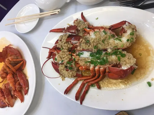 蒜蓉開邊蒸龍蝦