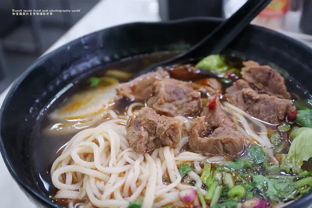 紅燒牛肉拉麵