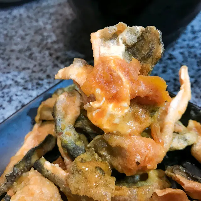 咸蛋黃炸魚皮