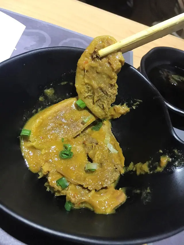 咖哩汁牛舌