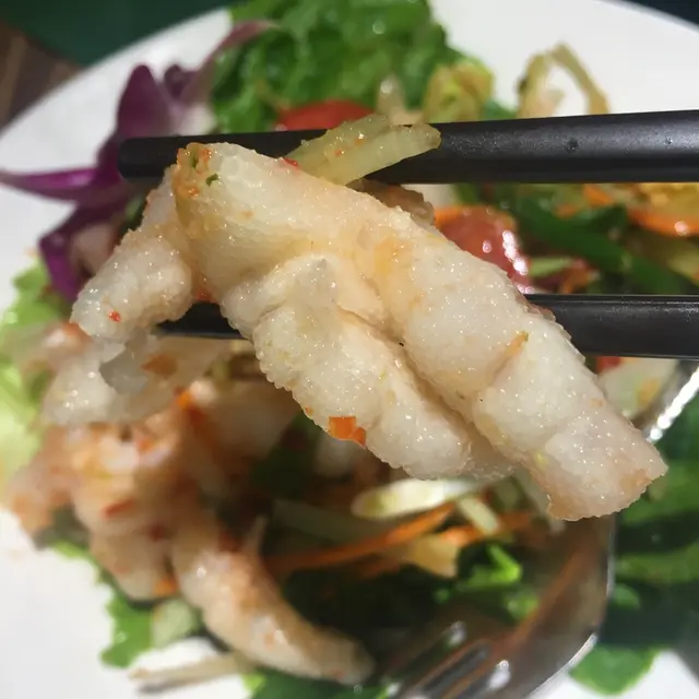 醃無骨鳳爪沙律