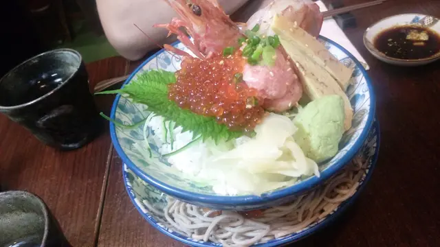 北海道三色丼加簥麥麵