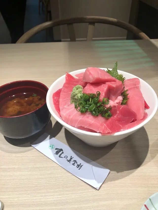 份量好大碗,  吞拿魚好多根