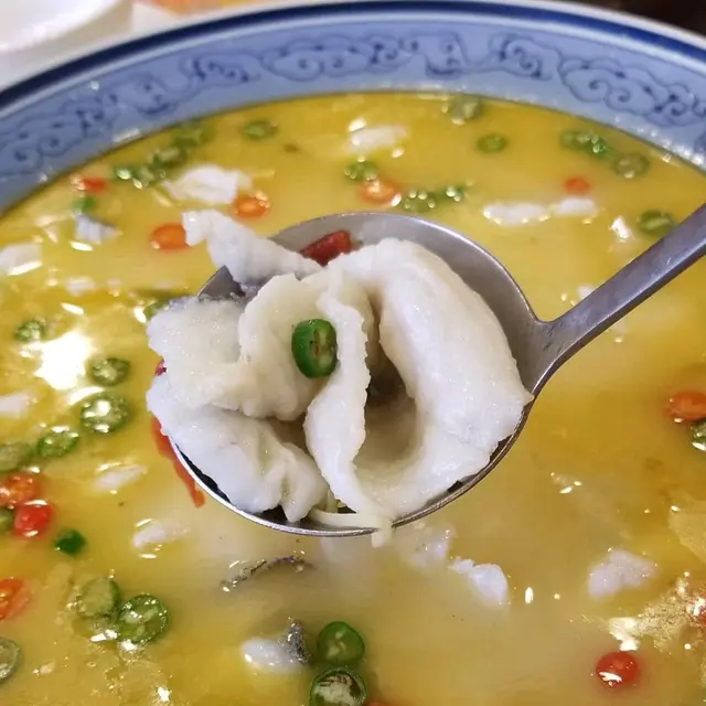 酸菜煮有機桂花魚片