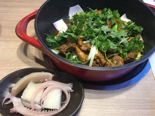 重慶麻辣鮮雞煲