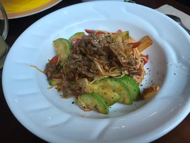 泡菜肥牛炒淮山麵