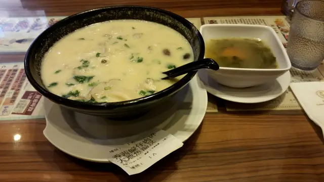 香茜蠔仔肉碎大地魚湯飯+例湯