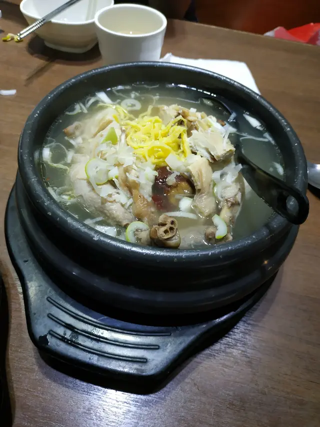 人參味不足，整體味道都不足，隻雞很「鞋」