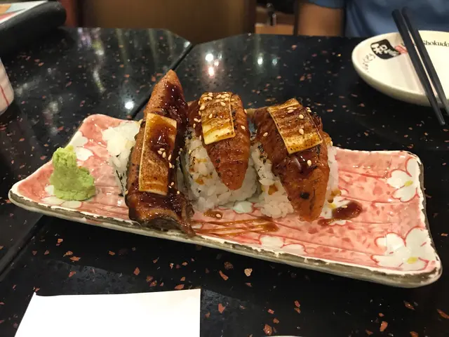 雙重芝士鰻魚卷