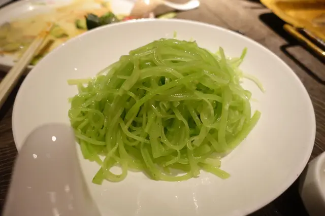 清爽翠綠的萵筍絲有鑊氣,有蒜香味!
