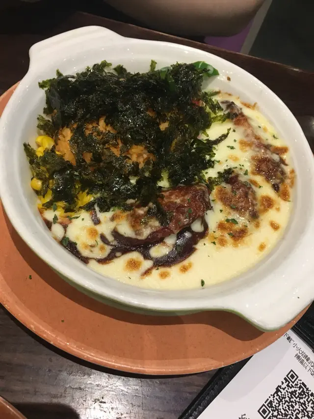 拉絲芝士香燒雞翼伴泡菜炒飯