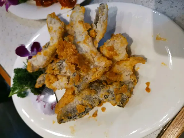 黃金蛋黃炸魚皮