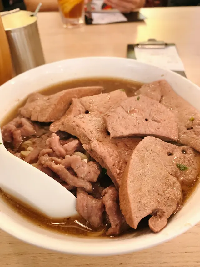豬潤好大塊好厚，夠爽，夠味，牛肉肉質靚