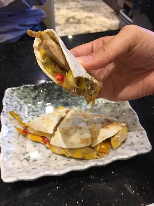 墨西哥餅芝士雞肉
