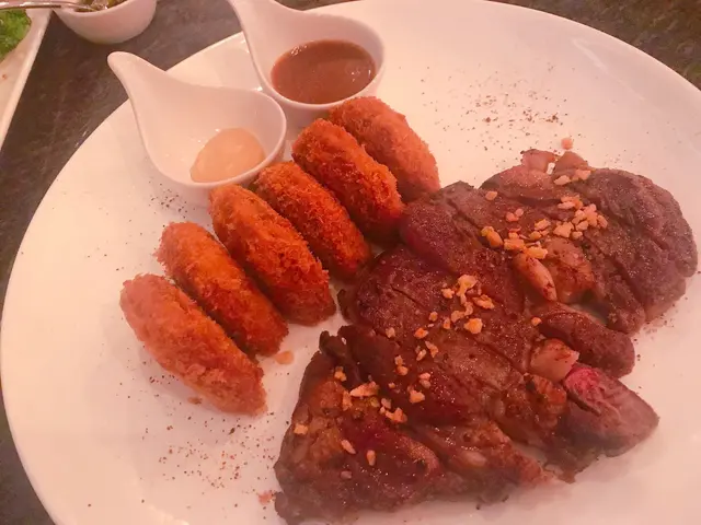 燒U.S.  PRIME  RIBEYE  配香脆咖哩薯餅