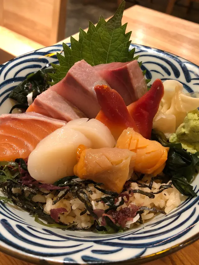 自選五款刺身丼