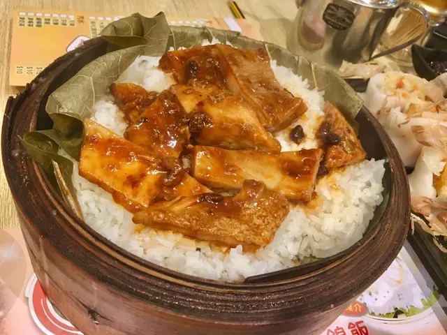 籠仔金翅肚蒸飯