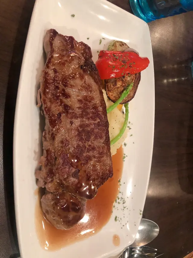 套餐加一服務費後：$260左右/1人