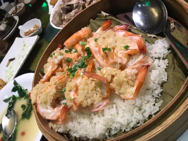 籠仔糯米蒸蝦飯