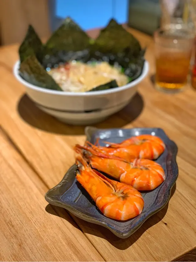 鯖魚湯香菇野菜海蝦拉麵