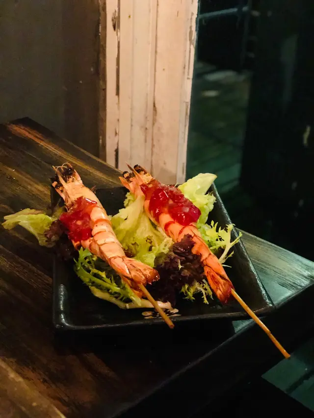 辣味剁椒燒8吋虎蝦。兩隻