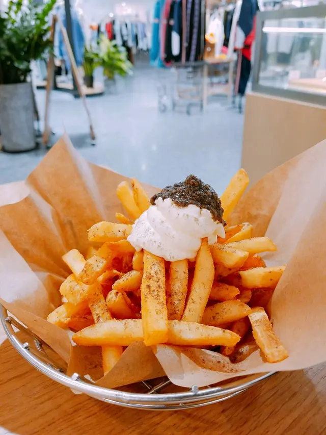 酸忌廉黑松露薯條