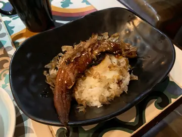 蒲燒原條鰻魚飯($7X)