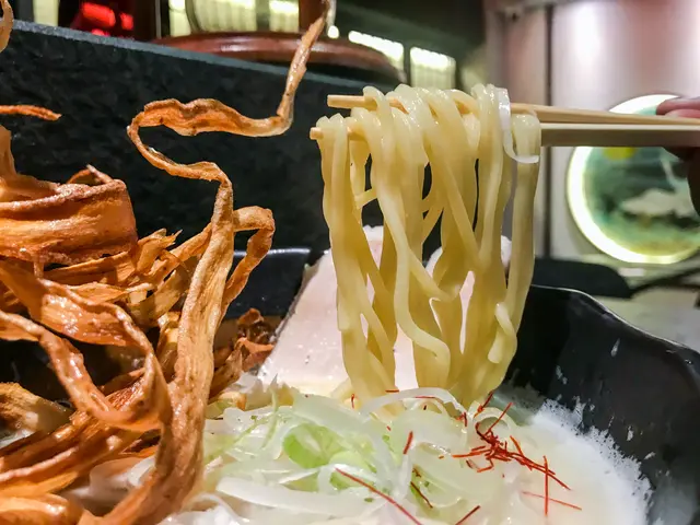 金鶴雞白湯拉麵
