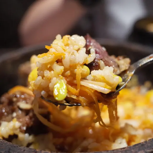 傳統牛肉石頭鍋飯