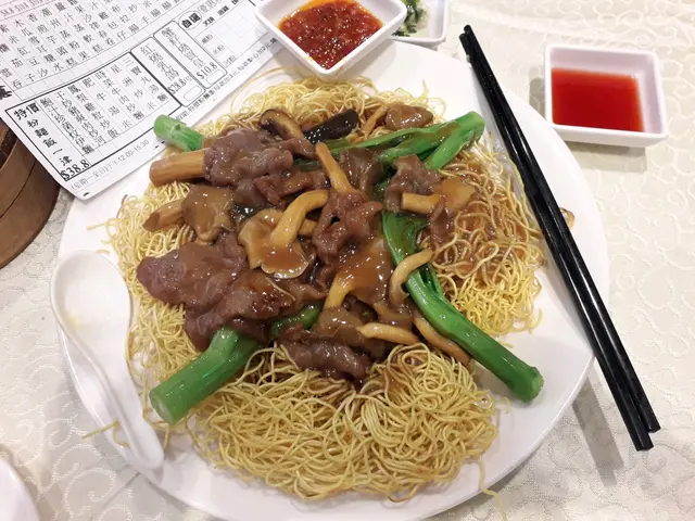 麵脆菜心靚 油膩
牛肉嚡有筋 炸菇皮乾韌