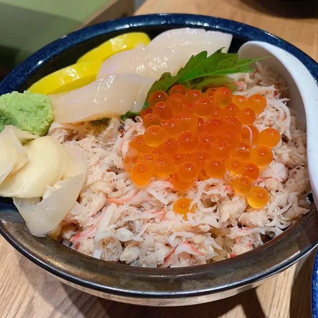 北海道帆立貝松葉蟹丼