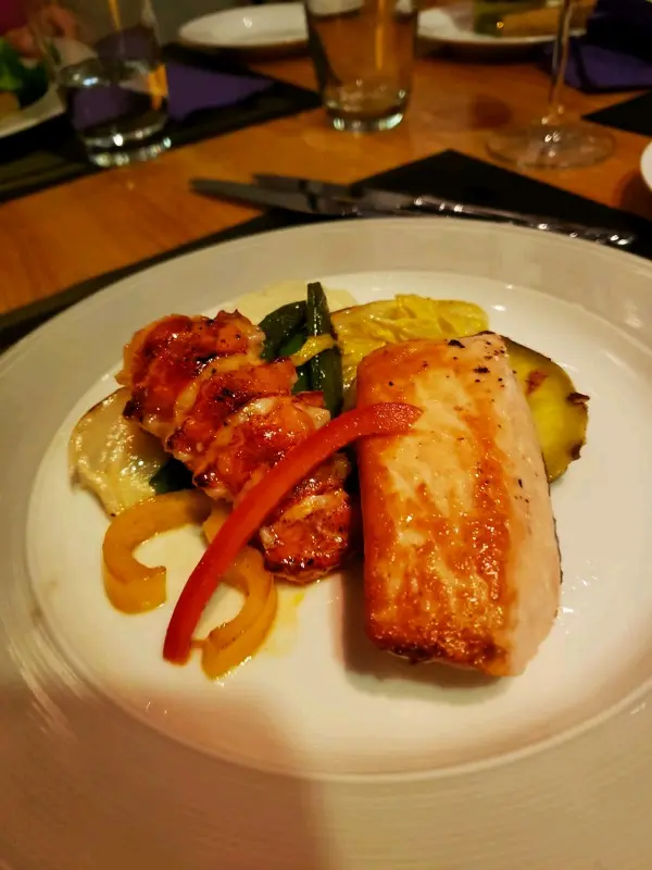 duo Boston lobster & fried salmon