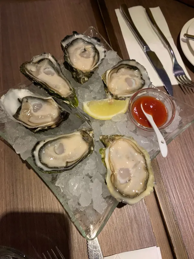 $10一隻生蠔 , 愛爾蘭生蠔,有康得思酒店食既質素,乾淨又偉生!