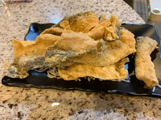 炸得夠脆口而且好大塊，
鬆脆且厚薄適中，很不錯～
