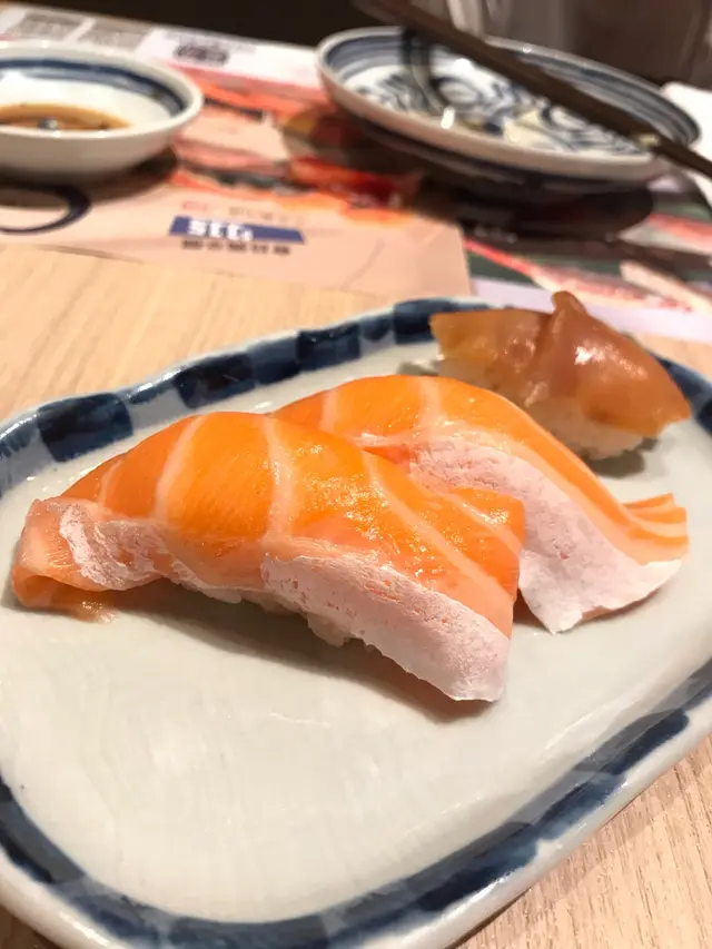 三文魚腩壽司、赤貝壽司