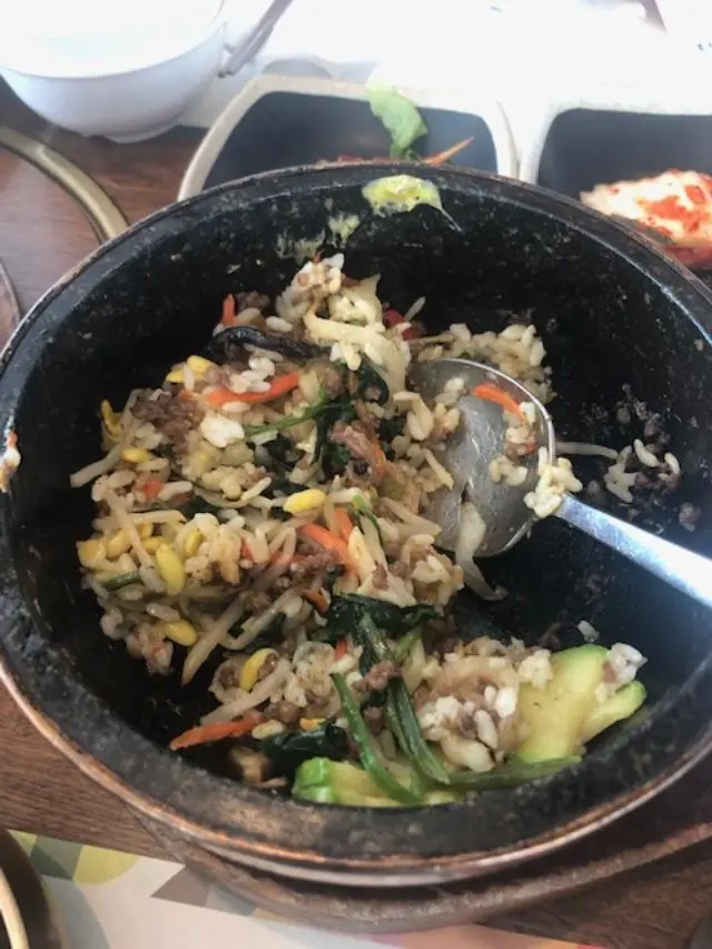 石頭鍋飯(牛肉)