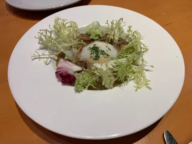 63°C溫泉蛋配松露忌廉汁炒雜菌