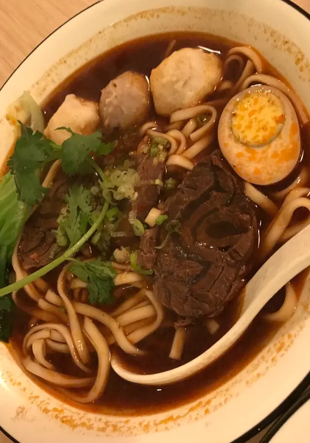 豪華刀客牛肉湯麵